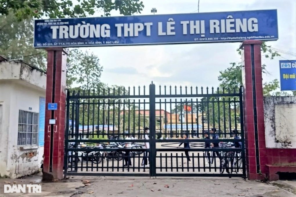 Có hay không học sinh đóng tiền mua tivi, làm cổng trường, thăm bệnh? - 1 Có hay không học sinh đóng tiền mua tivi, làm cổng trường, thăm bệnh? - 1