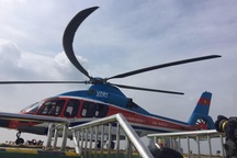 Bay kiểm tra bãi đỗ trực thăng trên nóc tòa nhà 39 tầng ở Sài Gòn