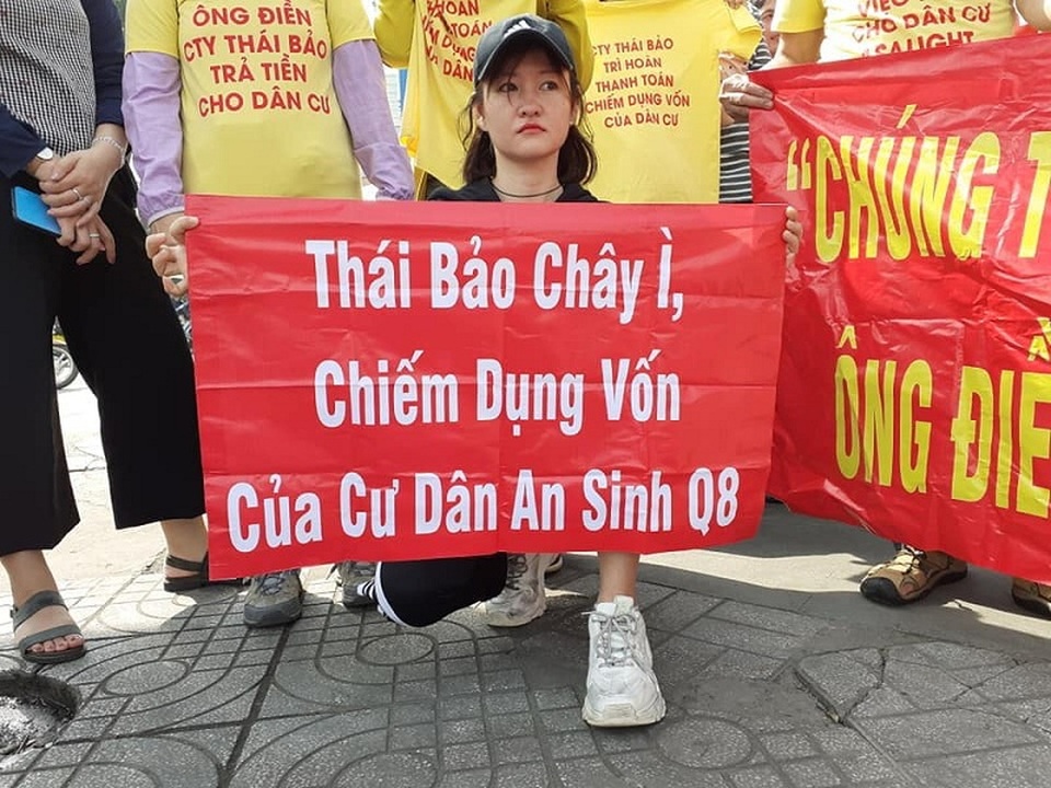 Dự án Asa Light: Khách hàng tiếp tục căng băng rôn... đòi nhà - 2 Dự án Asa Light: Khách hàng tiếp tục căng băng rôn... đòi nhà - 2