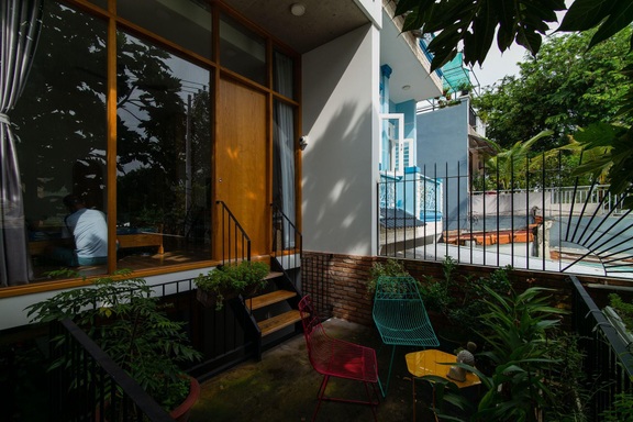 Nhà ống ở TPHCM sâu 30 m vẫn ngập ánh sáng, vườn cây xanh mướt