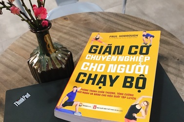 Sách về giãn cơ chuyên nghiệp cho người chạy bộ, không lo chấn thương