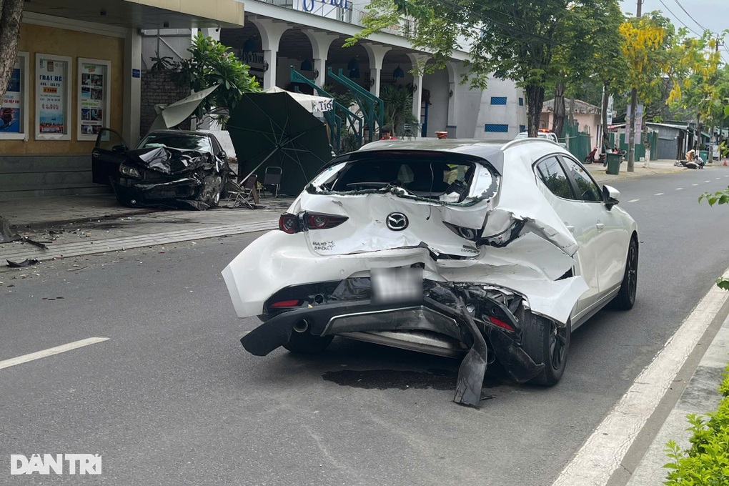 Tài xế người nước ngoài lái ô tô gây tai nạn liên hoàn ở Quảng Ngãi - 1 Tài xế người nước ngoài lái ô tô gây tai nạn liên hoàn ở Quảng Ngãi - 1