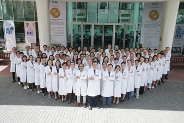 Thu nhập có là lý do để giữ chân bác sĩ giỏi ở khối tư nhân?