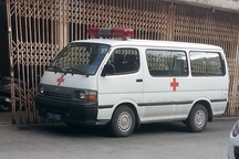 Hà Nội: Xe cứu thương tư nhân “đừng mơ” đón khách bệnh viện (!?)