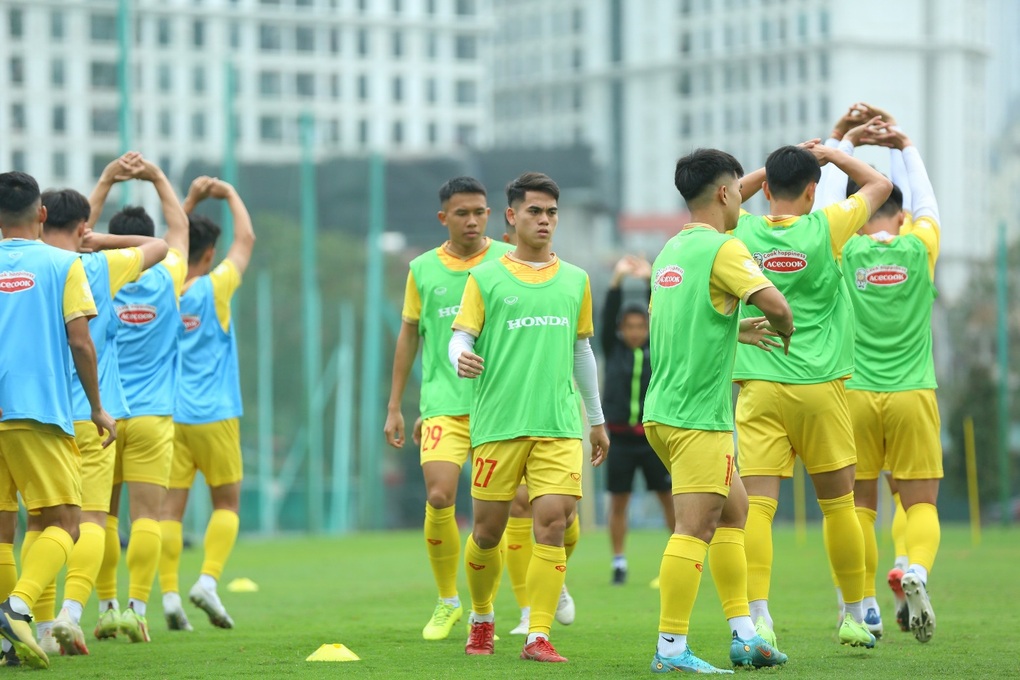 Ngôi sao trẻ U20 Việt Nam tái ngộ HLV Philippe Troussier - 2 Ngôi sao trẻ U20 Việt Nam tái ngộ HLV Philippe Troussier - 2