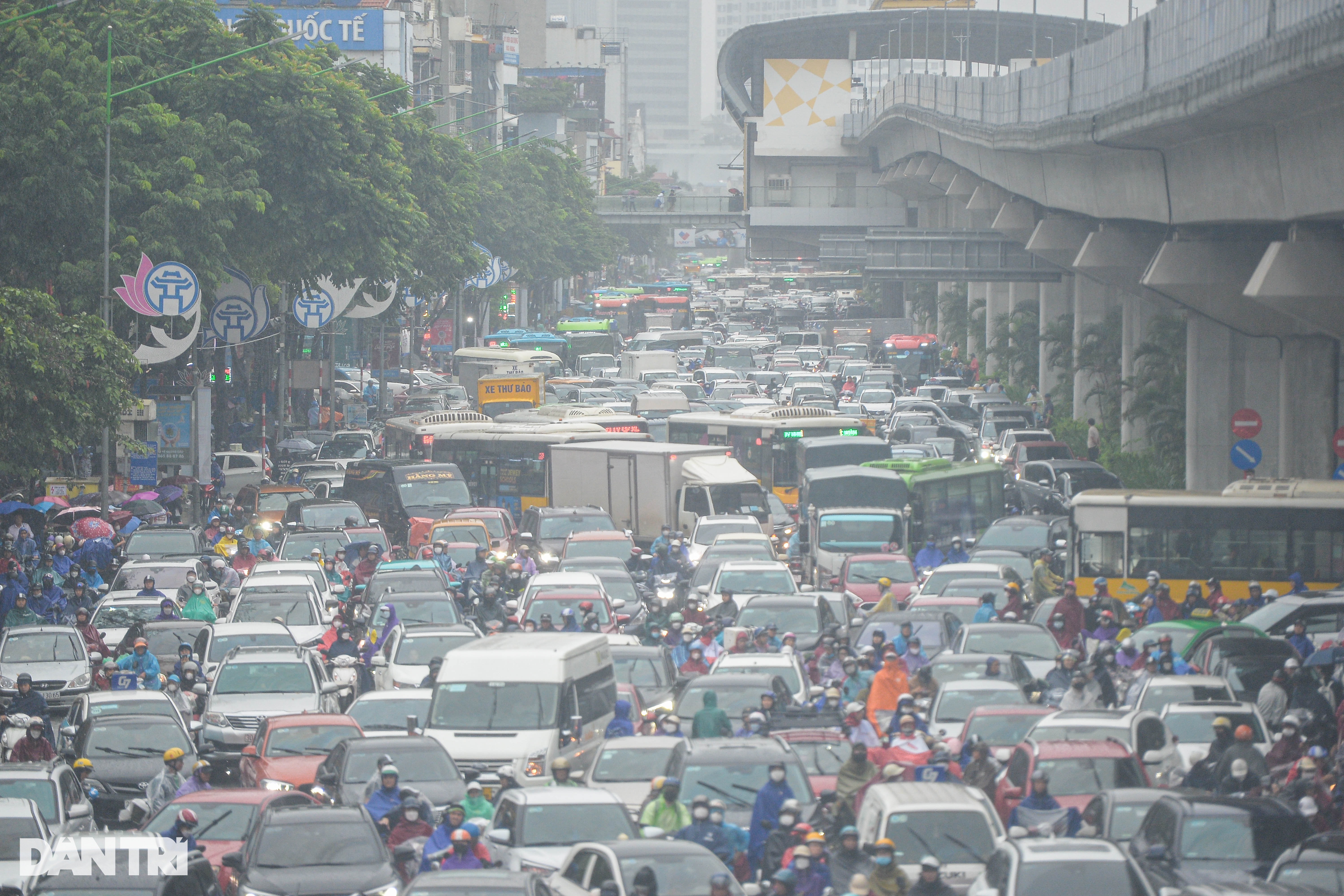Một buổi sáng tê liệt ở Hà Nội - 3 Một buổi sáng tê liệt ở Hà Nội - 3