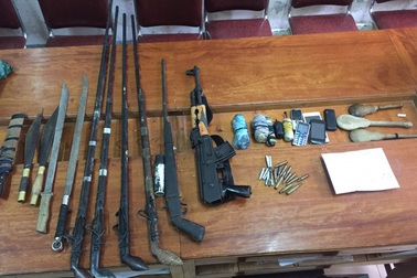 Thu cả kho vũ khí khi triệt phá lán ma túy nằm sâu trong rừng