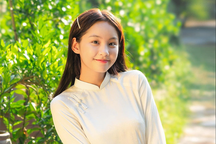 Vẻ đẹp trong veo gây thương nhớ của cô gái Tày trong "Món quà của cha"