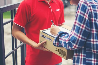 Hậu giãn cách, sàn TMĐT đưa giải pháp "tháo gỡ" nút thắt vận chuyển