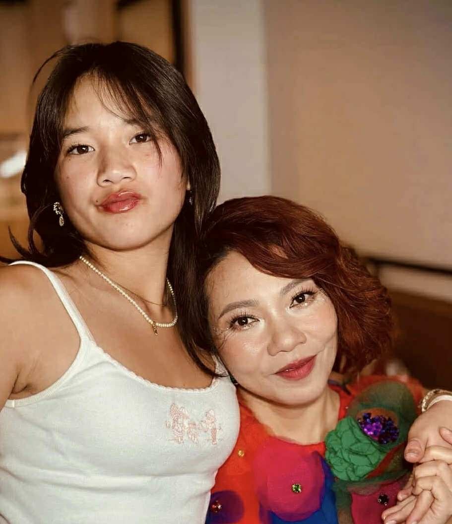 Con gái 14 tuổi của Hà Trần: Xinh đẹp, gây sốt với chiều cao vượt trội - 2 Con gái 14 tuổi của Hà Trần: Xinh đẹp, gây sốt với chiều cao vượt trội - 2