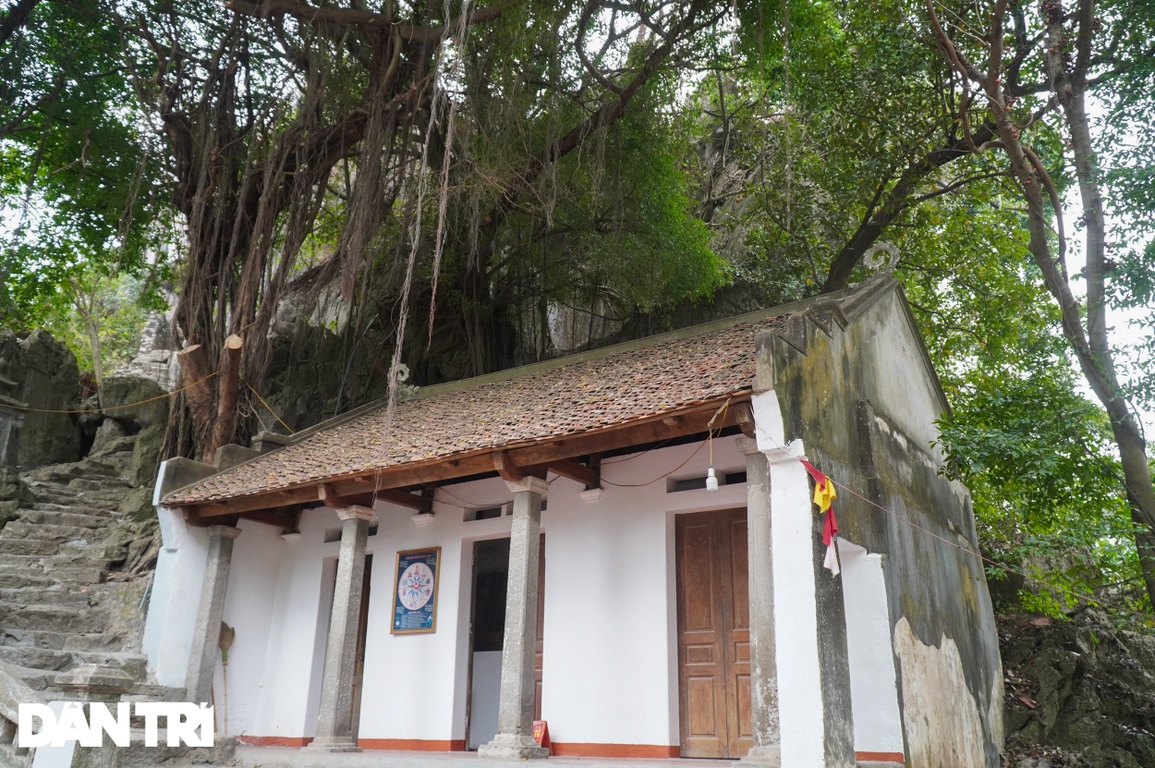 Lạ lùng chùa cổ nằm chênh vênh trên đỉnh núi suốt 6 thế kỷ ở Hà Nội - 3 Lạ lùng chùa cổ nằm chênh vênh trên đỉnh núi suốt 6 thế kỷ ở Hà Nội - 3