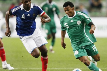 HLV Wenger lại khích Patrick Vieira rời Inter