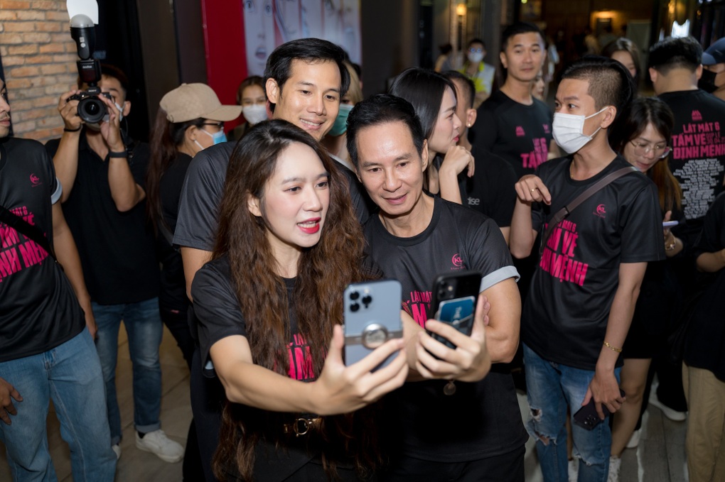 Lật mặt 6 của Lý Hải lập thành tích, vì sao Trấn Thành bị réo tên? - 2 Lật mặt 6 của Lý Hải lập thành tích, vì sao Trấn Thành bị réo tên? - 2