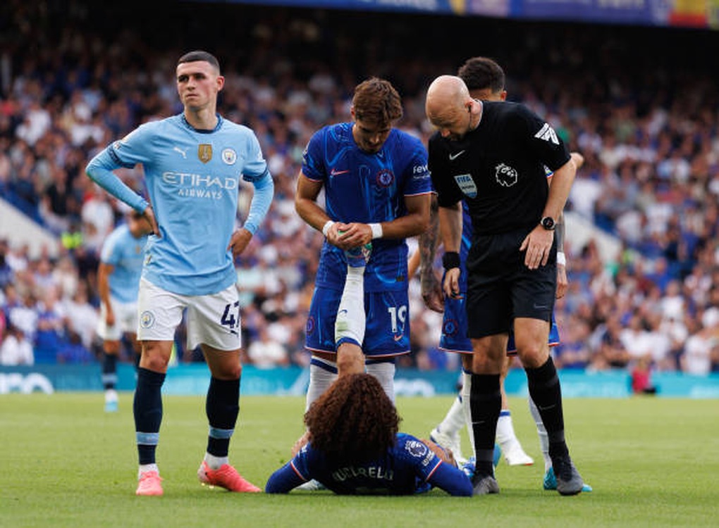 Erling Haaland chế giễu Cucurella sau khi ghi bàn vào lưới Chelsea - 2 Erling Haaland chế giễu Cucurella sau khi ghi bàn vào lưới Chelsea - 2