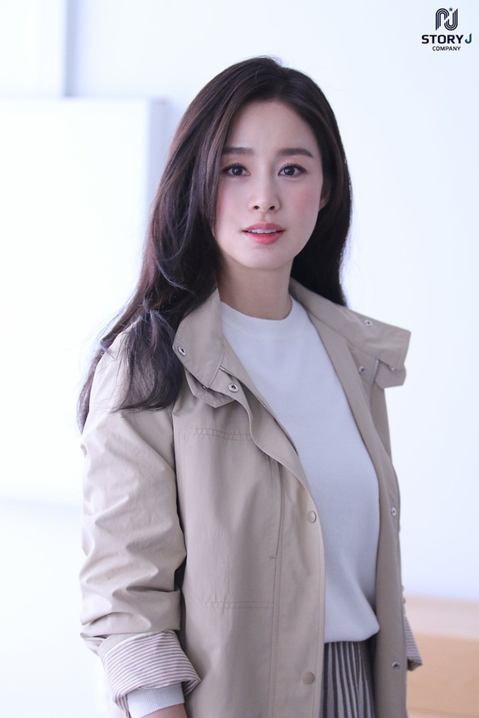 Dân mạng phát sốt vì ảnh tuổi 20 của Kim Tae Hee - 7 Dân mạng phát sốt vì ảnh tuổi 20 của Kim Tae Hee - 7