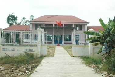 Chủ tịch xã lập hợp đồng khống rút ruột 220 triệu đồng