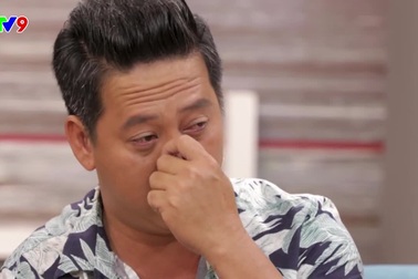 Lê Nam khóc, nhớ cảnh đi mượn nợ cho vợ đi đẻ.