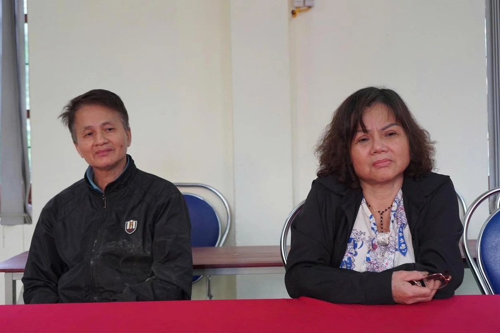 Bé gái ở Thái Nguyên bị bà nội tra khảo, hành hạ thương tích khắp cơ thể - 2 Bé gái ở Thái Nguyên bị bà nội tra khảo, hành hạ thương tích khắp cơ thể - 2