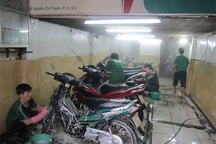 Người và xe đua nhau “làm đẹp” đón Tết