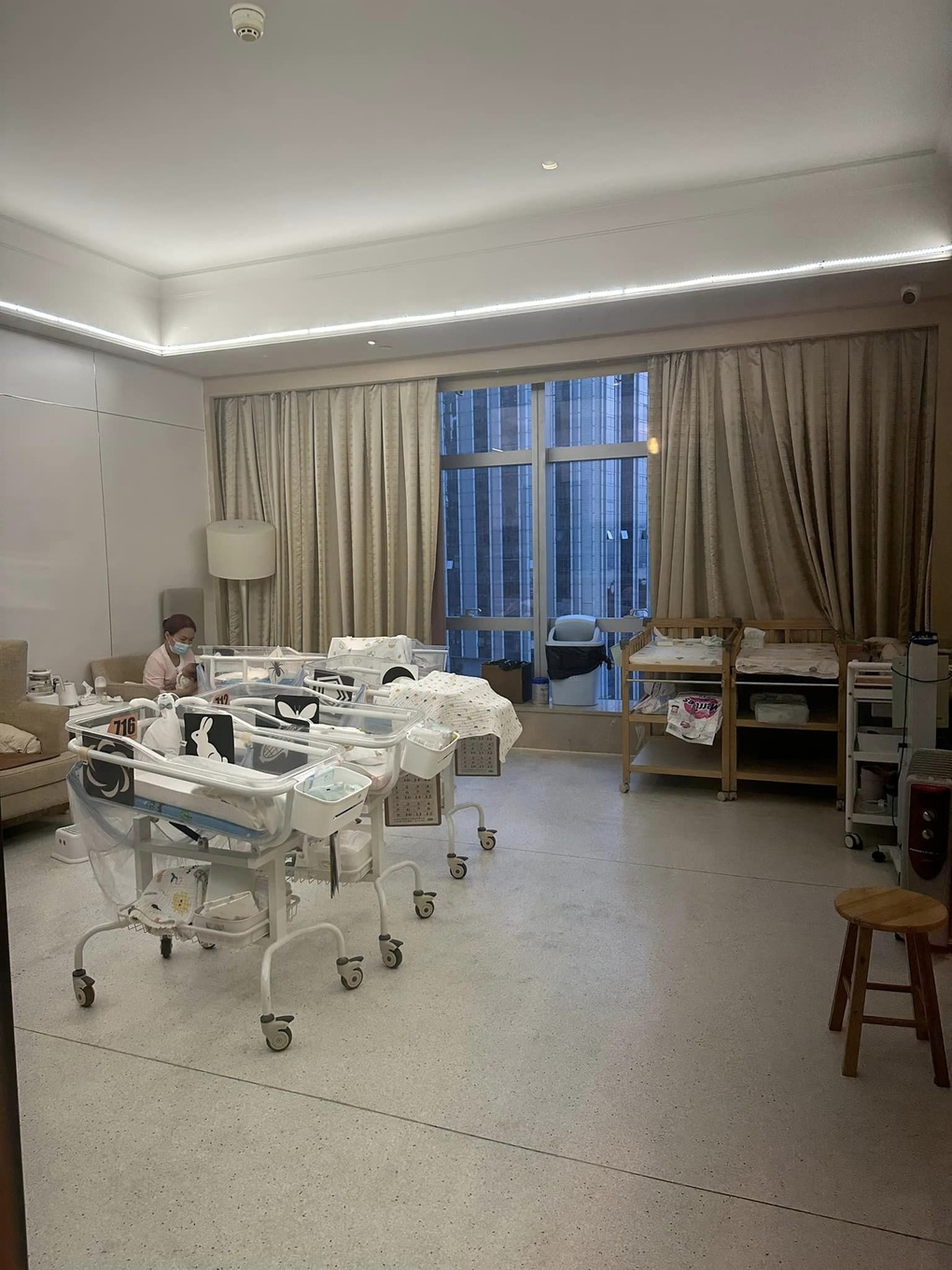 Cô gái Việt Nam trải nghiệm dịch vụ sinh nở hết 500 triệu đồng ở Trung Quốc - 7 Cô gái Việt Nam trải nghiệm dịch vụ sinh nở hết 500 triệu đồng ở Trung Quốc - 7