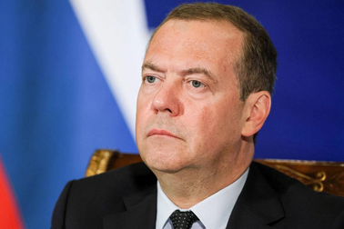 Ông Medvedev: Chủ tịch Hạ viện Mỹ mất chức vì "tình yêu" với Ukraine