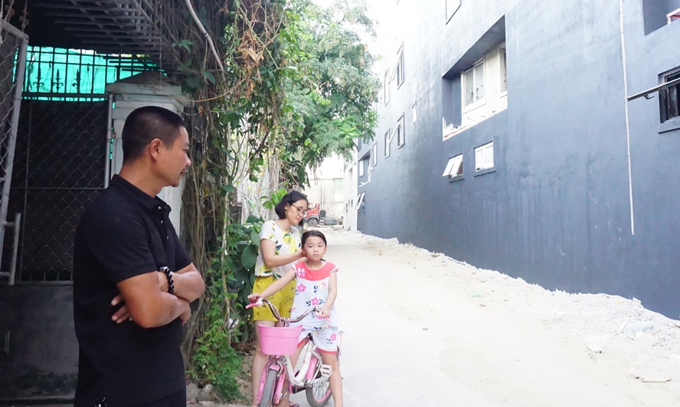 Nhà cửa nứt nẻ, người dân phẫn nộ tố chủ đầu tư dự án triệu đô thất hứa - 4 Nhà cửa nứt nẻ, người dân phẫn nộ tố chủ đầu tư dự án triệu đô thất hứa - 4
