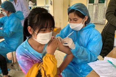 Tiêm 10.000 liều vaccine cho trẻ em từ 12 tuổi trở lên ở Ninh Bình