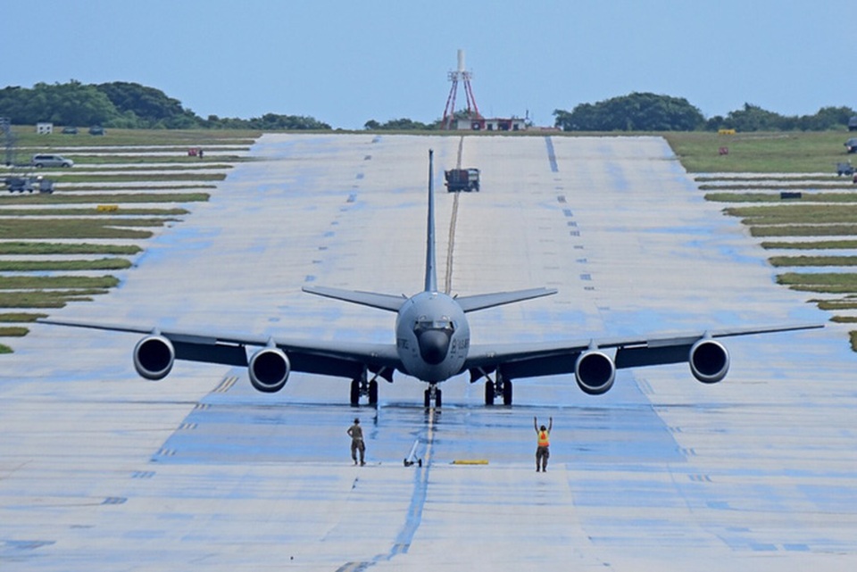 Mỹ nâng cấp tàu sân bay vĩnh viễn Guam để răn đe Trung Quốc - 2 Mỹ nâng cấp tàu sân bay vĩnh viễn Guam để răn đe Trung Quốc - 2