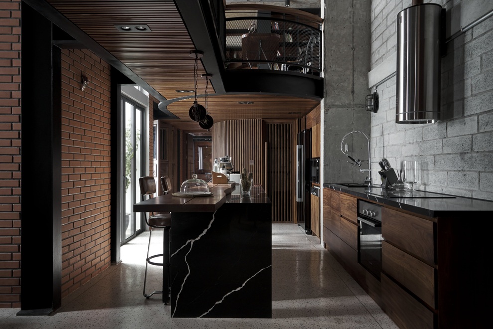 Căn penthouse ven Hà Nội gây choáng với vẻ hầm hố, đậm chất nghệ sĩ - 5 Căn penthouse ven Hà Nội gây choáng với vẻ hầm hố, đậm chất nghệ sĩ - 5