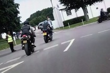 Tay đua mô tô quay lại khoảnh khắc trước khi chết của chính mình do mất lái