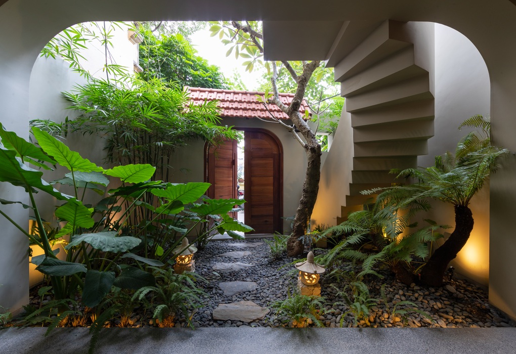 Độc đáo nhà không vách ngăn ở Hà Nội, giúp gia chủ tiết kiệm điện năng - 4