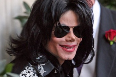 Gia đình Michael Jackson yêu cầu khám nghiệm tử thi lần hai