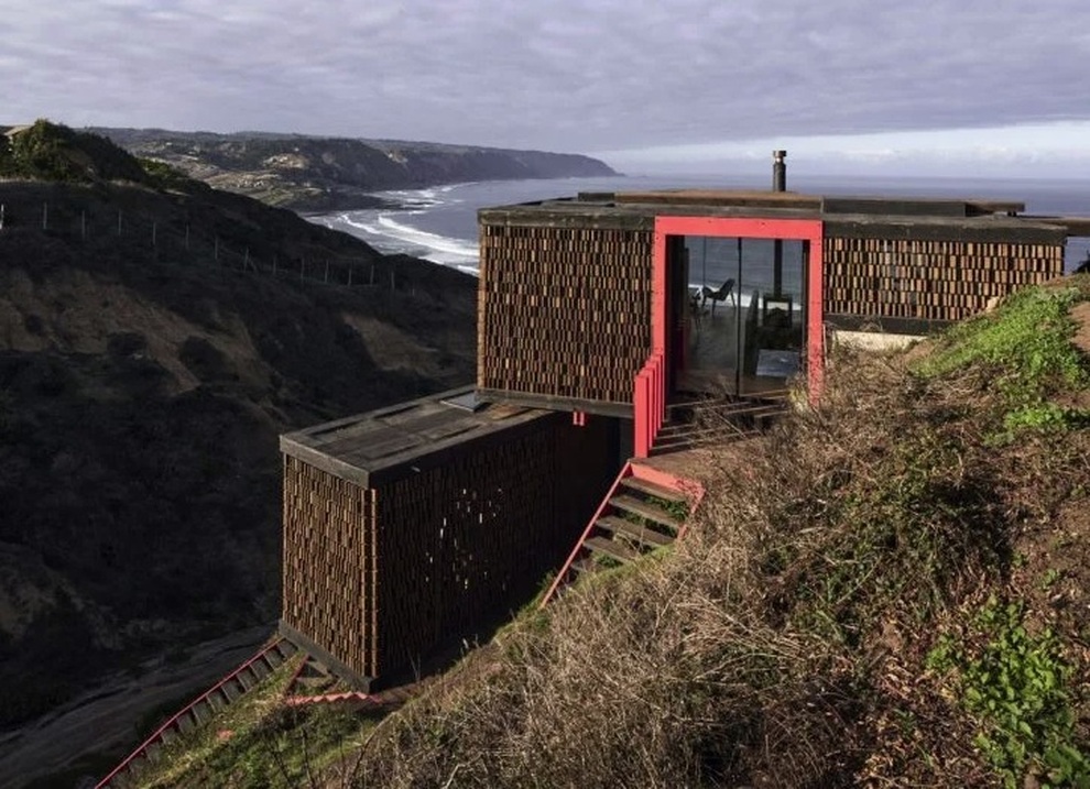 Ngôi nhà chênh vênh trên đỉnh núi có tầm nhìn thẳng ra Thái Bình Dương - 1