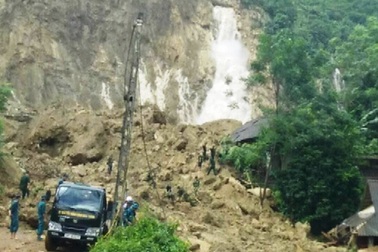 Hòa Bình 33 người chết và mất tích trong đợt mưa lũ kinh hoàng