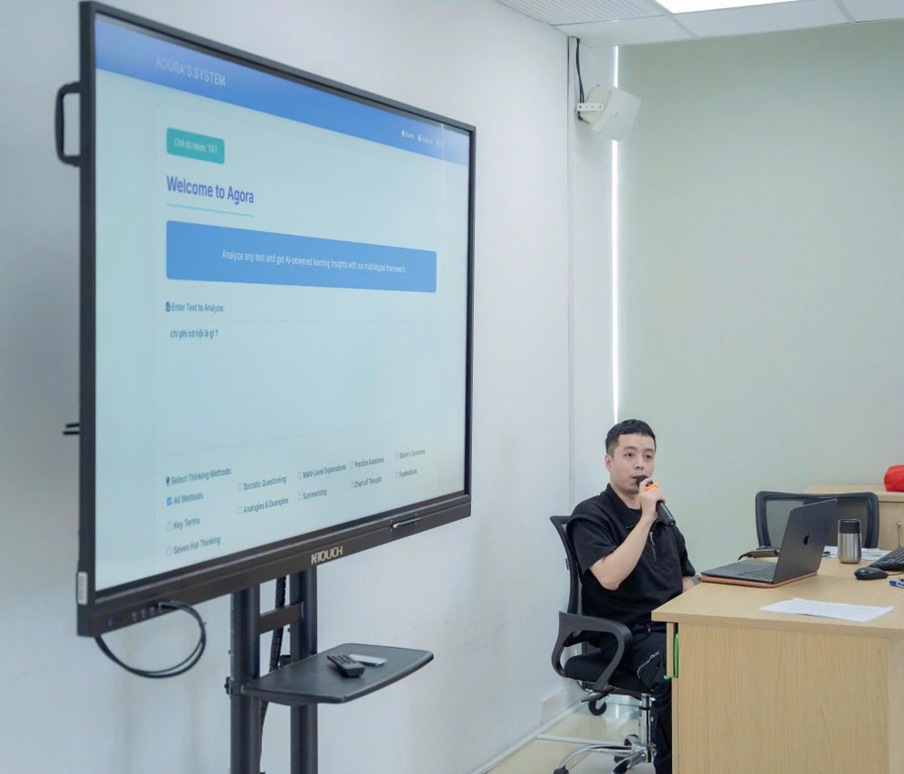UWE Bristol Vietnam đưa AI và tư duy phản biện vào thực tiễn cho sinh viên - 2 UWE Bristol Vietnam đưa AI và tư duy phản biện vào thực tiễn cho sinh viên - 2