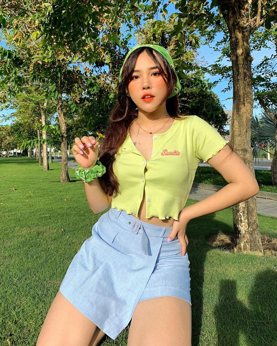 Nữ sinh ĐH Văn Lang xinh xắn, có đường nét hao hao ca sĩ Min - 9 Nữ sinh ĐH Văn Lang xinh xắn, có đường nét hao hao ca sĩ Min - 9