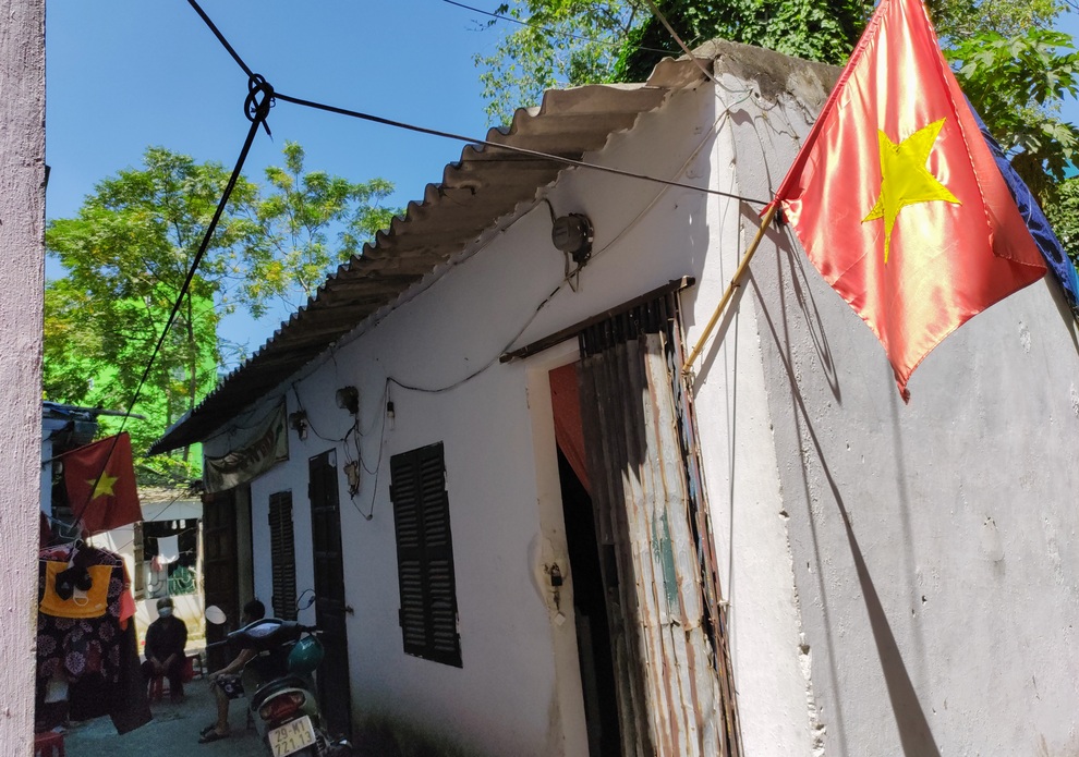 Xóm chạy thận bên đường tàu co ro bởi giặc Covid-19 - 1 Xóm chạy thận bên đường tàu co ro bởi giặc Covid-19 - 1