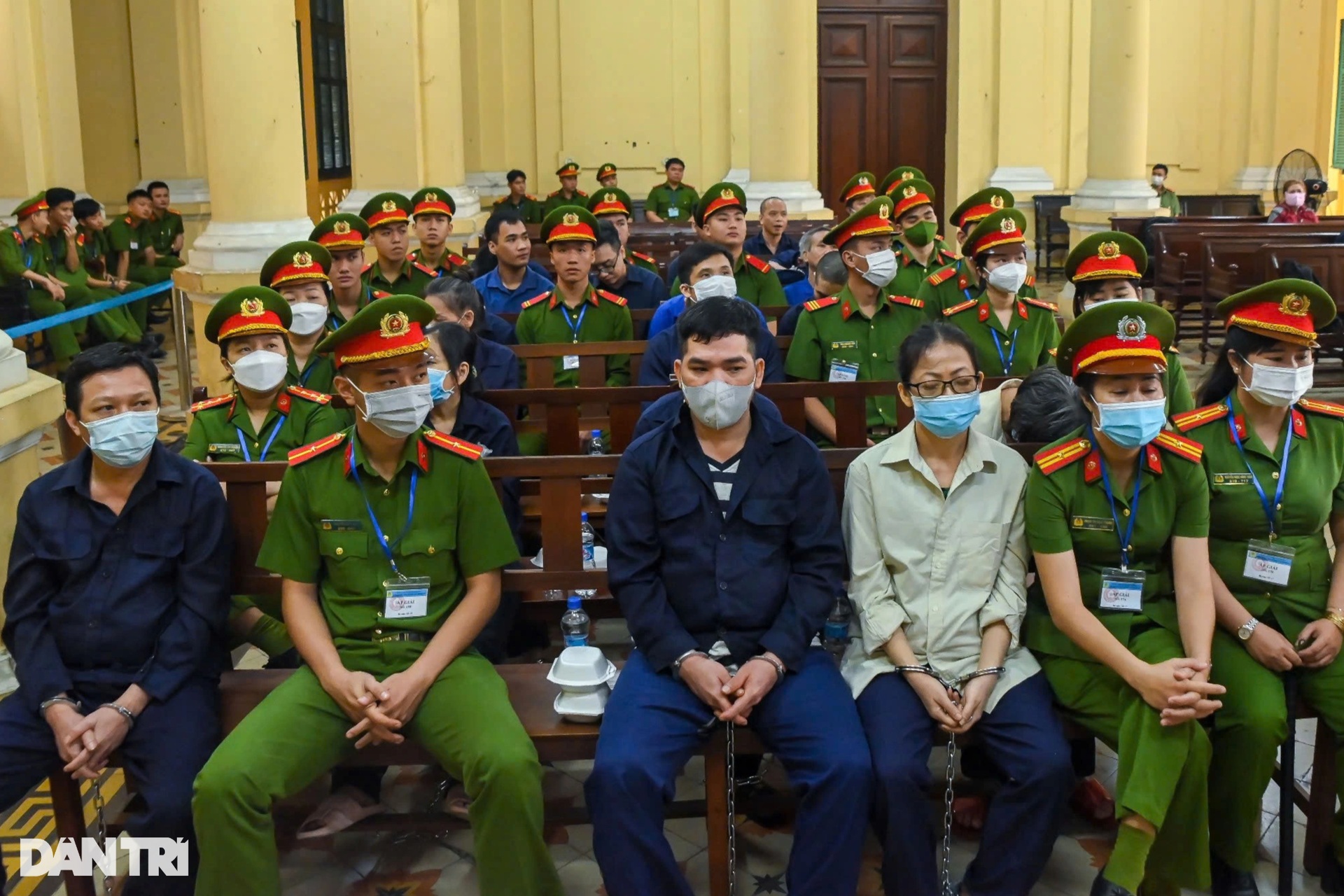 Bà trùm tuồn 1,6 tấn ma túy vào Việt Nam hầu tòa - 10 Bà trùm tuồn 1,6 tấn ma túy vào Việt Nam hầu tòa - 10
