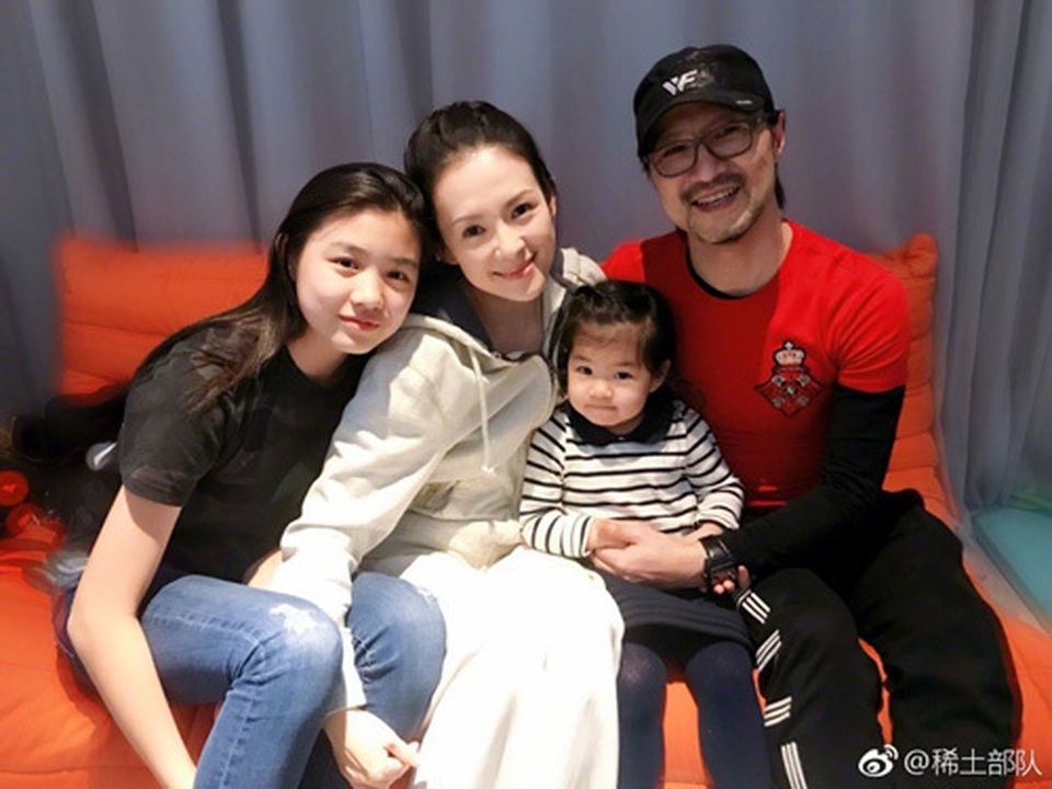 Chương Tử Di hạnh phúc làm mẹ bỉm sữa, chăm chồng, nuôi con - 8 Chương Tử Di hạnh phúc làm mẹ bỉm sữa, chăm chồng, nuôi con - 8