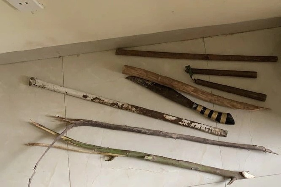 Hàng chục thanh niên dùng dao, túyp sắt hỗn chiến để giải quyết mâu thuẫn - 2 Hàng chục thanh niên dùng dao, túyp sắt hỗn chiến để giải quyết mâu thuẫn - 2