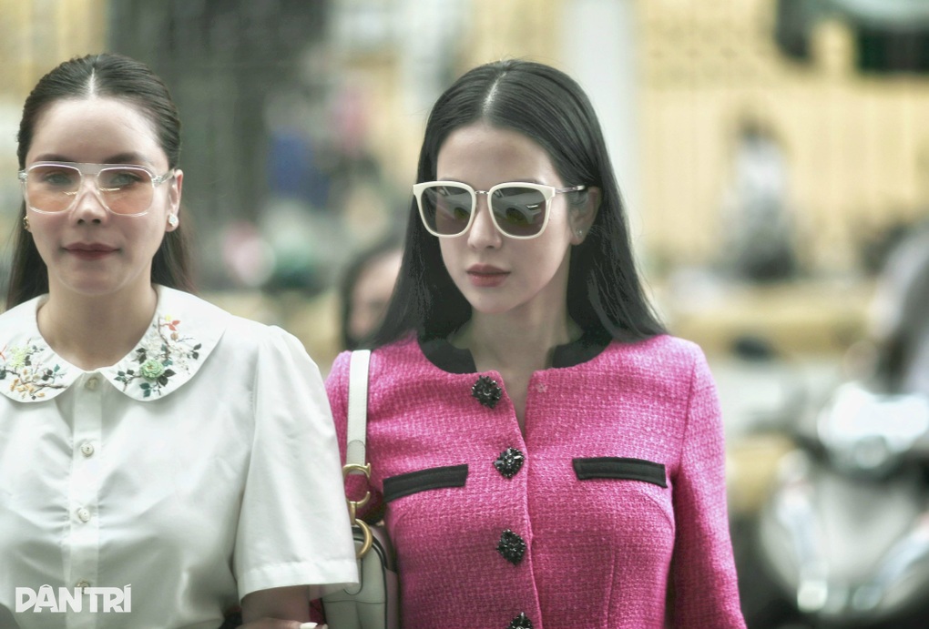 Diệp Lâm Anh suy sụp sau phiên sơ thẩm xử vụ ly hôn với chồng thiếu gia - 1 Diệp Lâm Anh suy sụp sau phiên sơ thẩm xử vụ ly hôn với chồng thiếu gia - 1