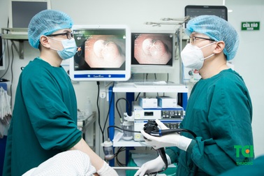 Cắt toàn bộ khối u dưới niêm mạc dạ dày không mổ mở, không đau