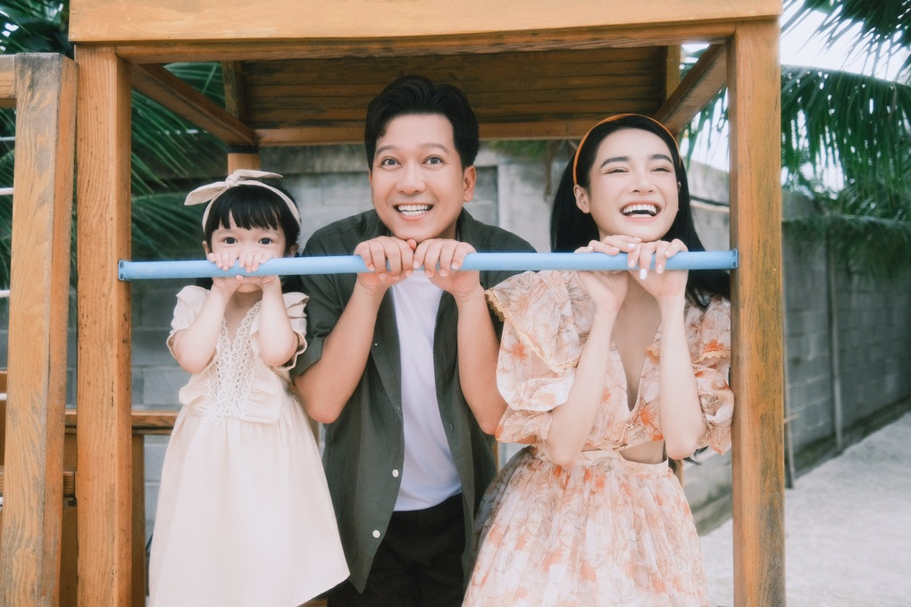 Trường Giang, Nhã Phương lần đầu công khai ảnh con gái - 7 Trường Giang, Nhã Phương lần đầu công khai ảnh con gái - 7