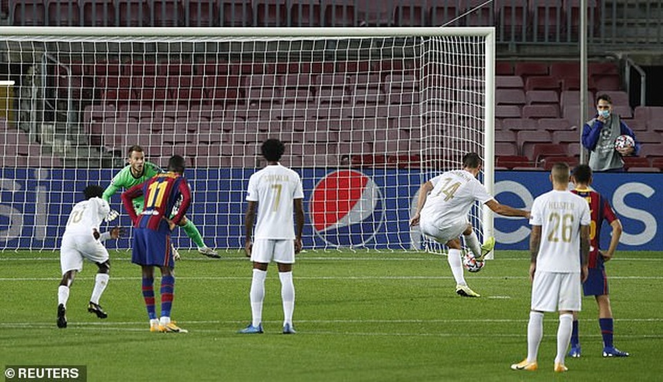Messi tỏa sáng, Barcelona đánh bại Ferencvaros “5 sao” - 8 Messi tỏa sáng, Barcelona đánh bại Ferencvaros “5 sao” - 8