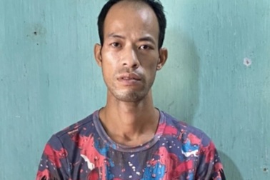 Chồng đâm vợ mang thai 4 tháng tử vong