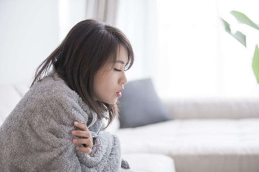 Làm thế nào để phân biệt cảm lạnh, cúm và viêm phổi?