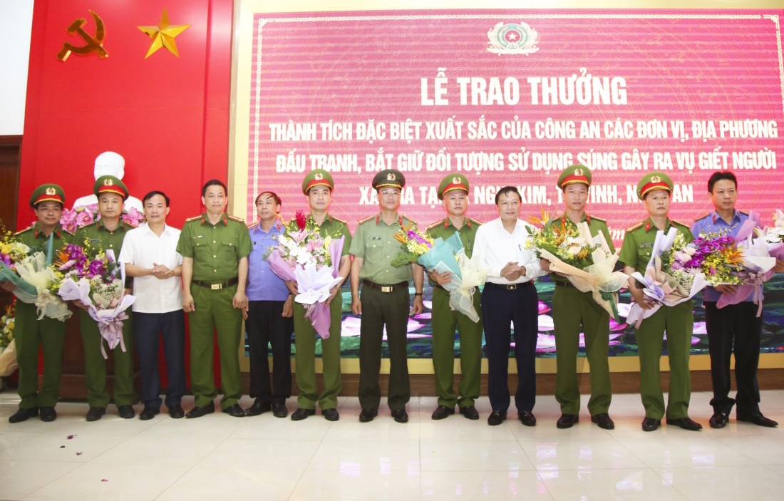 Chuyện chưa kể về cuộc chiến cân não với sát thủ trong biệt thự màu trắng - 7 Chuyện chưa kể về cuộc chiến cân não với sát thủ trong biệt thự màu trắng - 7