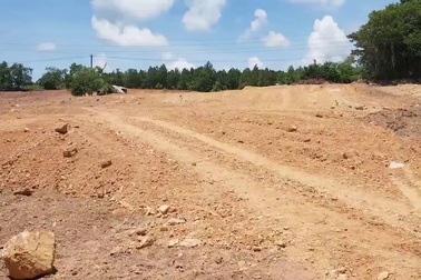 Quang cảnh dự án bãi đỗ xe lăng vua Tự Đức đang tạm dừng chờ xử lý