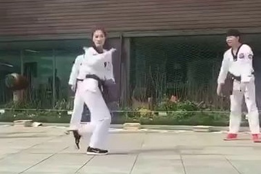 Màn kết hợp thú vị giữa nhảy hiện đại và biểu diễn võ Taekwondo