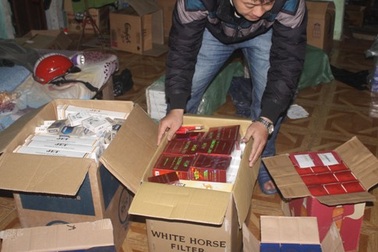 Thu giữ một lượng lớn hàng cấm, hàng nhập lậu tại cửa hàng bách hóa